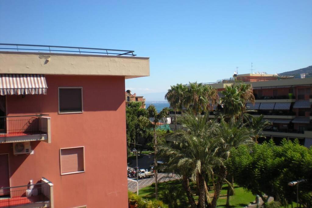 Le Temps Retrouve Apartment Sorrento Luaran gambar
